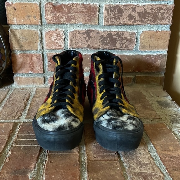 VANS SK8-HI Platform Fuzzy Leopard Sneakers - Picture 5 of 10